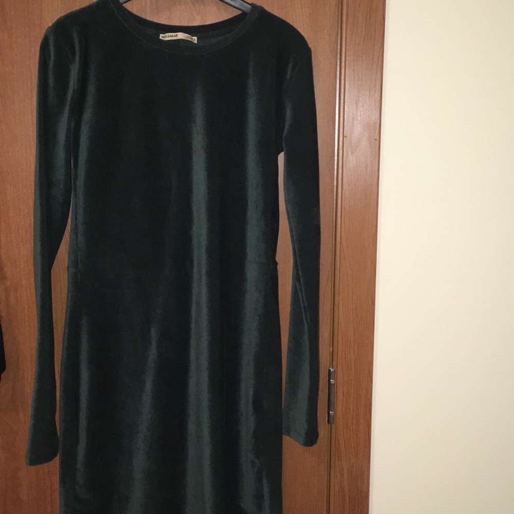 Green velvet long sleeve dress